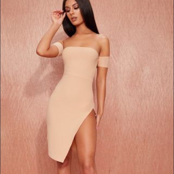 PrettyLittleThing Dresses & Skirts - split sleeve dress